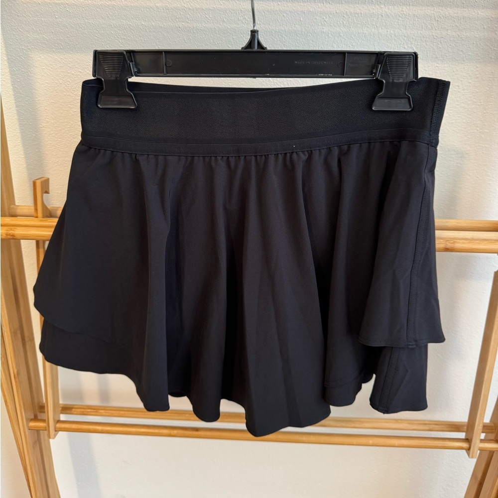 Lululemon court rival skirt size 6 black